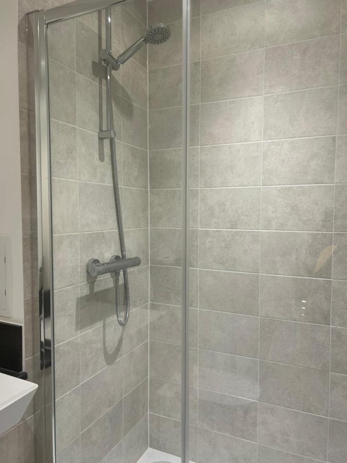 En-Suite Double Room In A Shared Apartment Close To Central Londra Dış mekan fotoğraf
